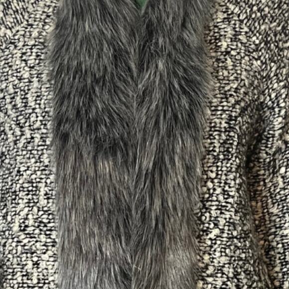 Vintage Women's Tre Sorelle Made in Italy Boucle' Wool Blend Faux Fur Trim Coat - Picture 10 of 10